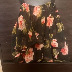 Kimchi Blue Urban Outfitters Top Size Medium Black W/Roses Cottagecore Coquette